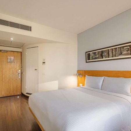 Hotel Ibis Bengaluru Hosur Road - An Accor Brand Exterior foto