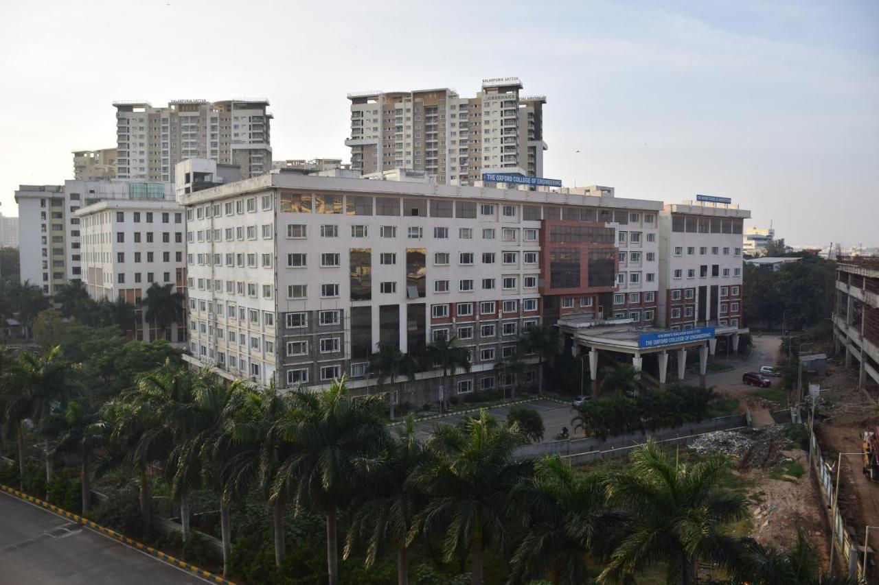 Hotel Ibis Bengaluru Hosur Road - An Accor Brand Exterior foto