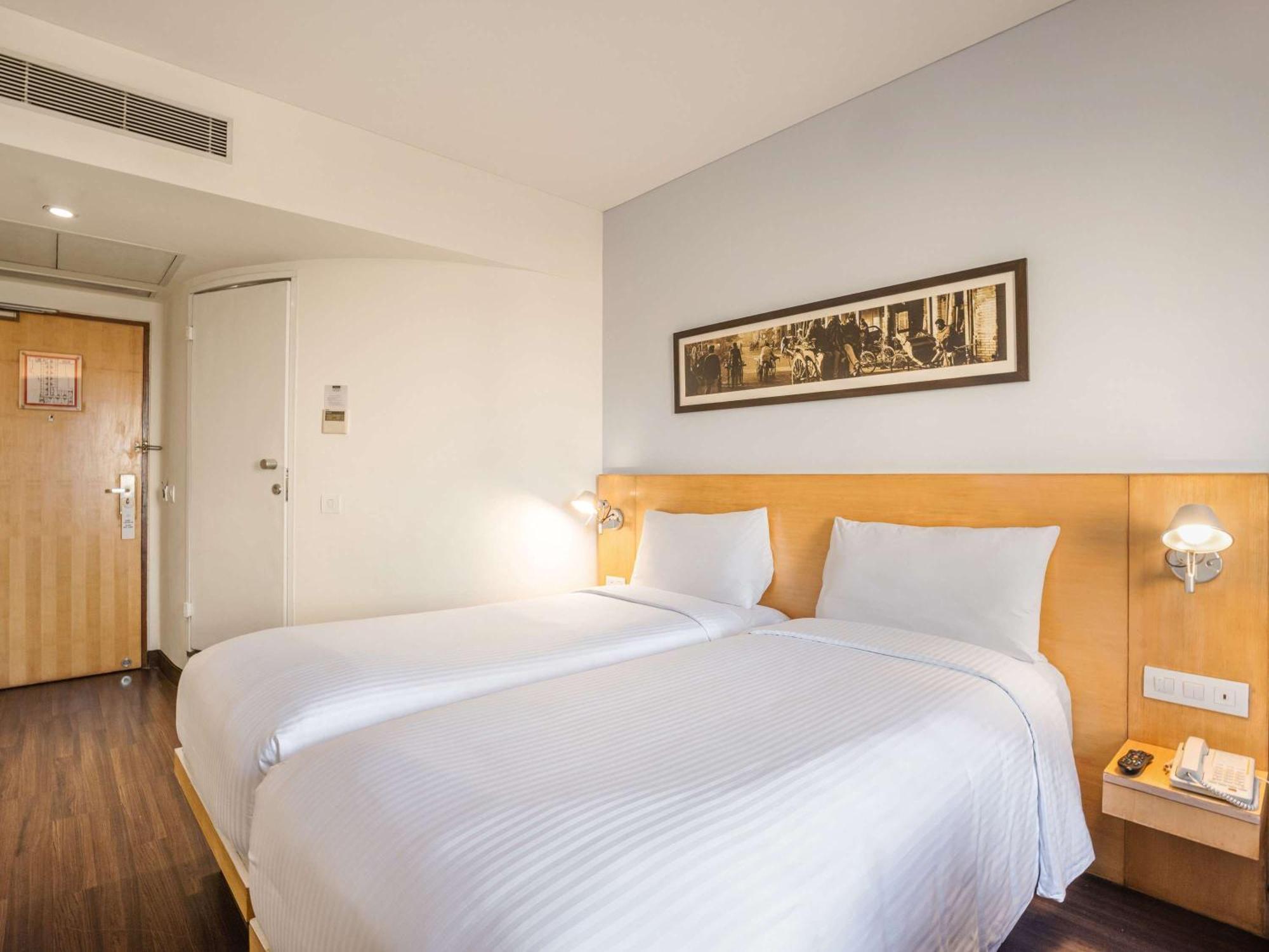 Hotel Ibis Bengaluru Hosur Road - An Accor Brand Exterior foto