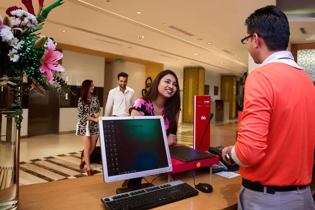 Hotel Ibis Bengaluru Hosur Road - An Accor Brand Exterior foto